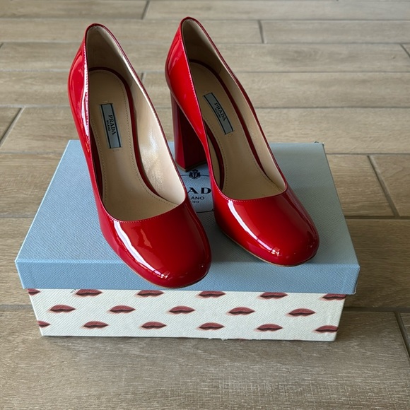 Prada Red Patent Pump Size: 39 - Picture 1 of 12